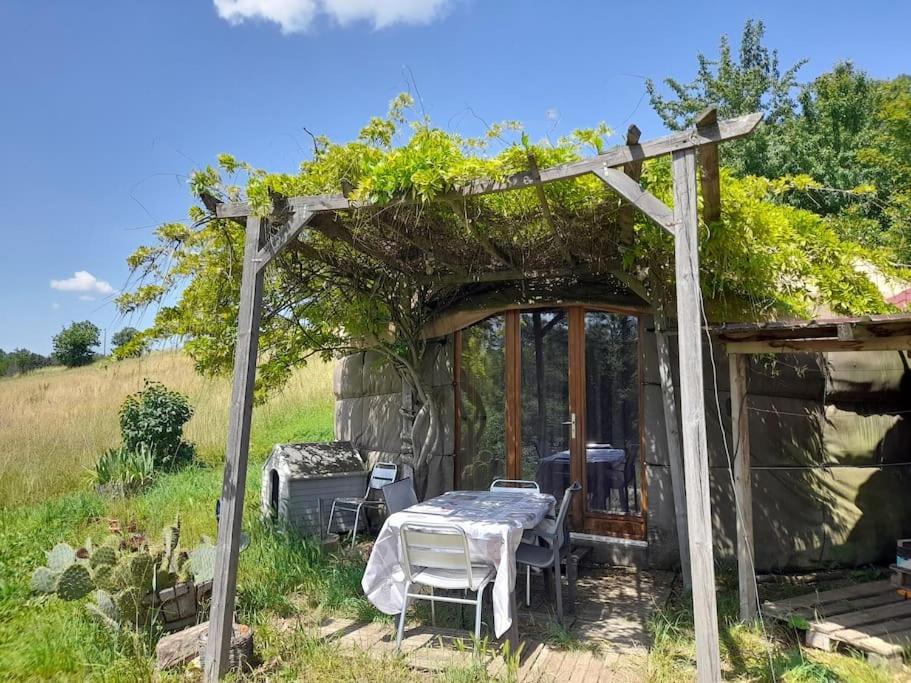 Charmante Yourte Contemporaine Carmaux Exterior foto